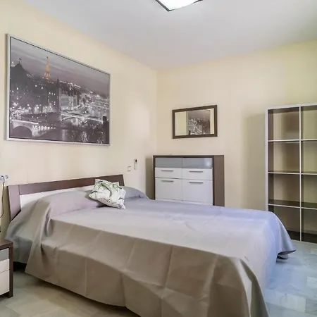 Holiday home 3 Bedroom Stunning In Torre Del Mar